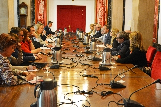 Es la primera en que la sesión de trabajo se celebra conjuntamente con las dos Comisiones del Congreso